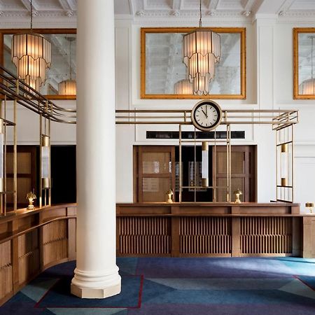 Hotel Riggs Washington Dc Esterno foto The hotel's lobby