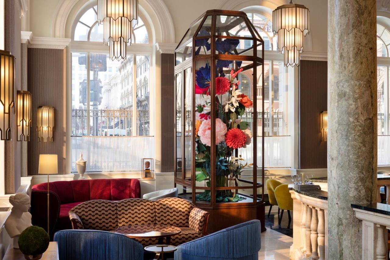 Hotel Riggs Washington Dc Esterno foto The hotel's lobby