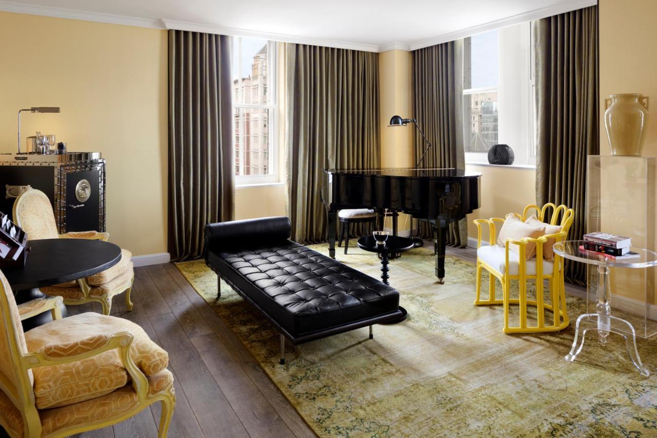 Hotel Riggs Washington Dc Esterno foto The interior of a suite at the Mark