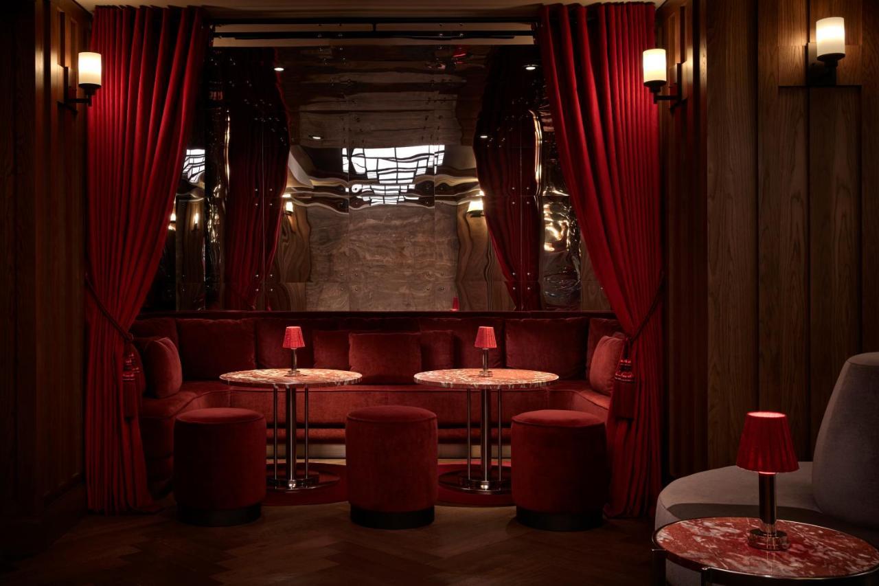 Hotel Riggs Washington Dc Esterno foto The interior of the bar