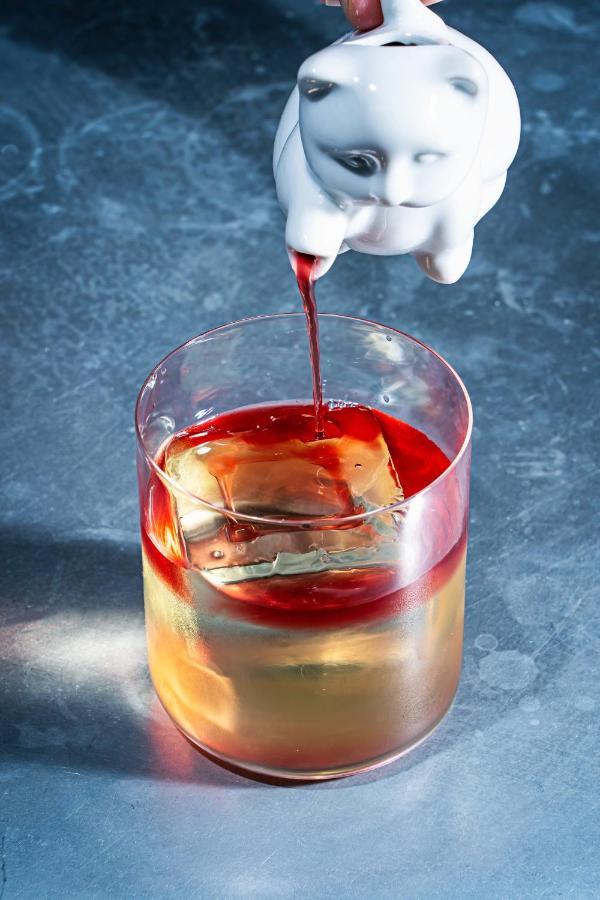 Hotel Riggs Washington Dc Esterno foto A blood orange Old Fashioned