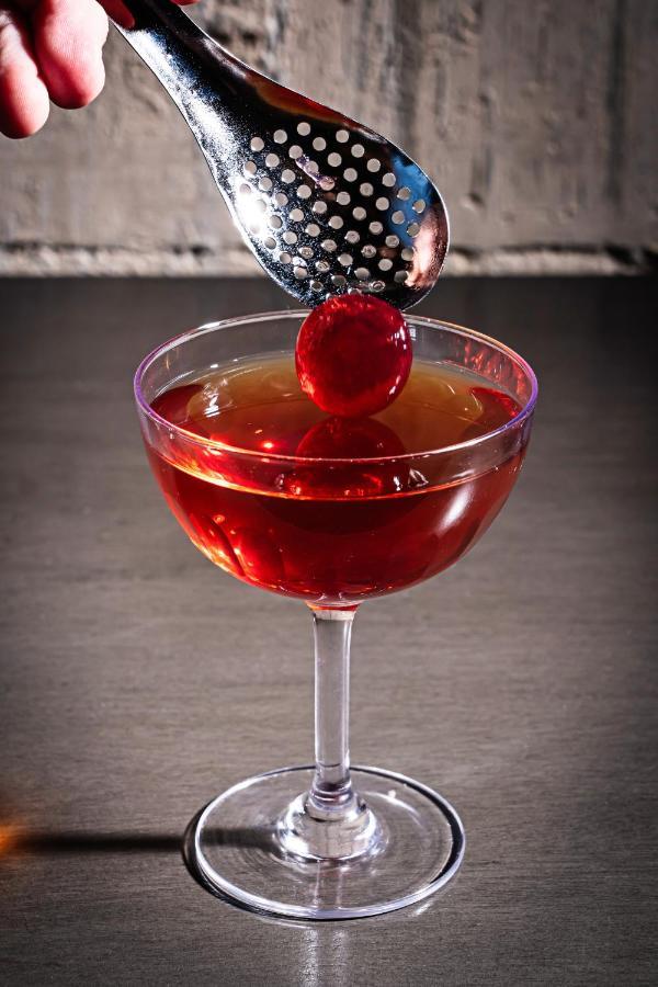 Hotel Riggs Washington Dc Esterno foto A Manhattan cocktail