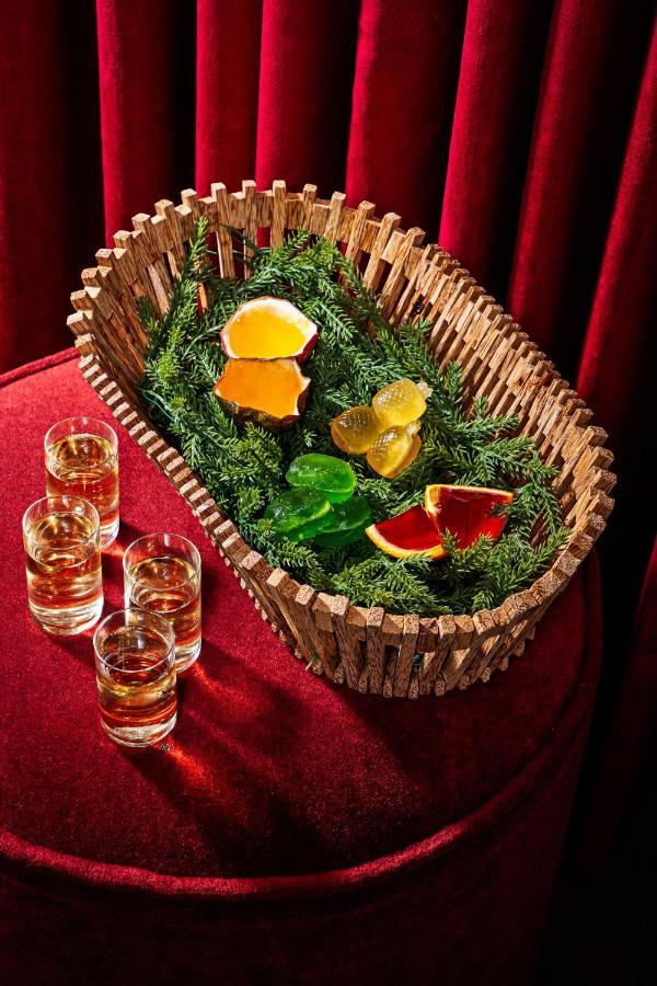Hotel Riggs Washington Dc Esterno foto A selection of liqueurs