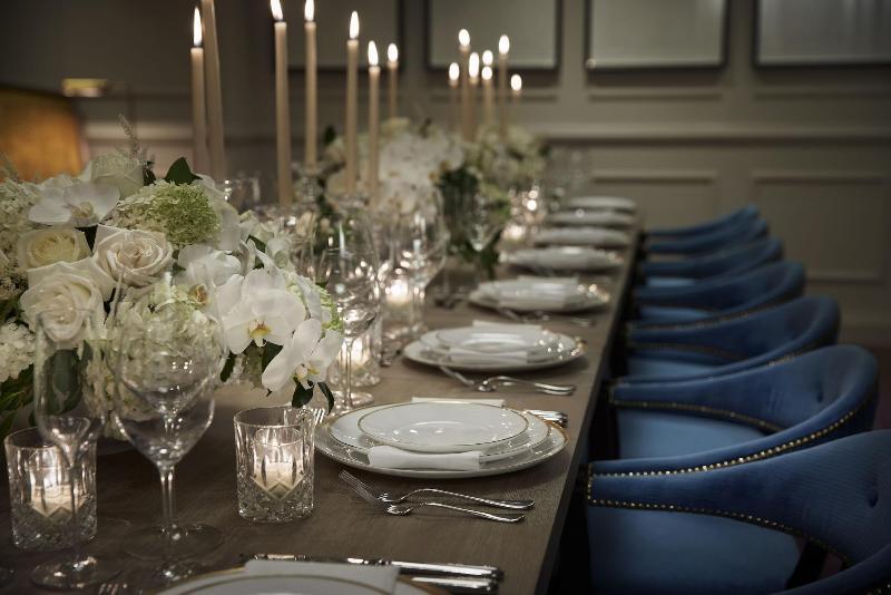 Hotel Riggs Washington Dc Esterno foto A table set for a dinner party