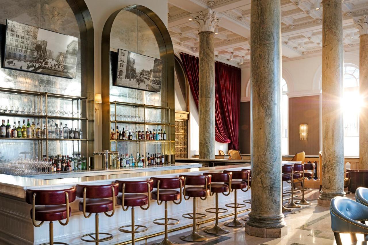 Hotel Riggs Washington Dc Esterno foto The American Bar